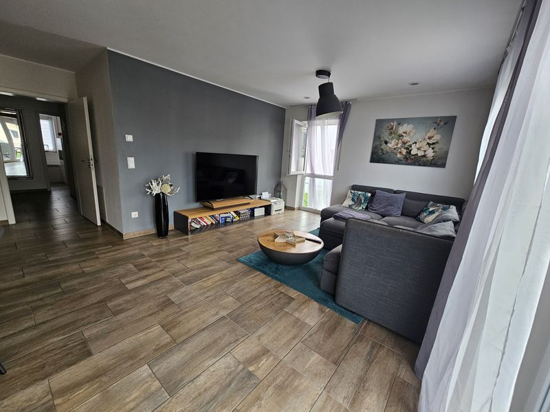 moderne neuwertige 5-Zimmer Wohnung